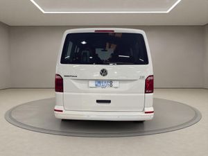 Volkswagen Multivan Outdoor Corto 2.0 TDI 110kW(150CV) BMT adaptado con rampa elevadora eléctrica para silla de ruedas. - Foto 5
