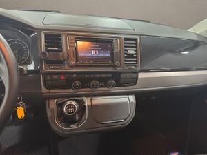 Volkswagen Multivan Outdoor Corto 2.0 TDI 110kW(150CV) BMT adaptado con rampa elevadora eléctrica para silla de ruedas. - Foto 14