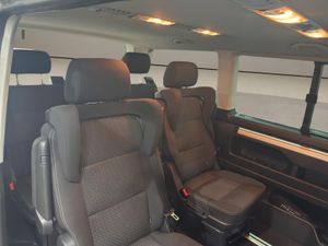 Volkswagen Multivan Outdoor Corto 2.0 TDI 110kW(150CV) BMT adaptado con rampa elevadora eléctrica para silla de ruedas. - Foto 12