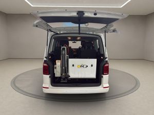 Volkswagen Multivan Outdoor Corto 2.0 TDI 110kW(150CV) BMT adaptado con rampa elevadora eléctrica para silla de ruedas. - Foto 11