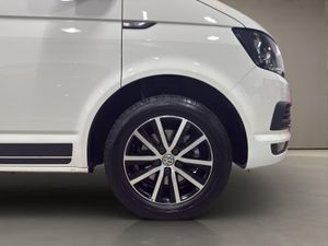 Volkswagen Multivan Outdoor Corto 2.0 TDI 110kW(150CV) BMT adaptado con rampa elevadora eléctrica para silla de ruedas. - Foto 8