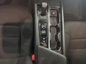 Volvo XC60 2.0 B4 D AWD Momentum Pro Auto - Foto 15