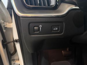 Volvo XC60 2.0 B4 D AWD Momentum Pro Auto - Foto 18