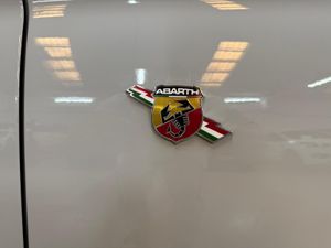 Abarth 500 695 1.4 16v T-Jet 132kW (180 CV) - Foto 17