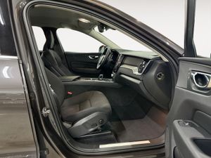 Volvo XC60 2.0 B4 G Momentum Pro Auto - Foto 16