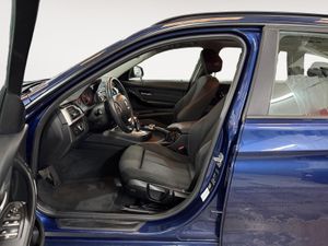 BMW Serie 3 318d Touring - Foto 9