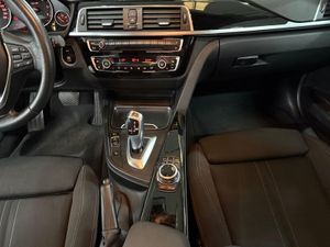BMW Serie 3 318d Touring - Foto 11