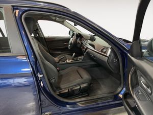 BMW Serie 3 318d Touring - Foto 15