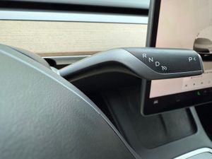 Tesla Model Y Tracción Trasera RWD - Foto 14