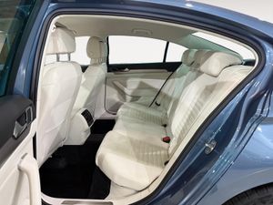 Volkswagen Passat Advance 1.4 TSI ACT 110kW (150CV) - Foto 18
