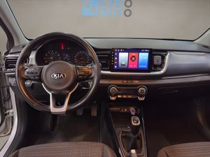 Kia Stonic . - Foto 15