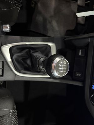 Toyota Auris 130 Live - Foto 18