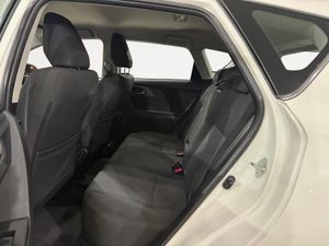 Toyota Auris 130 Live - Foto 30