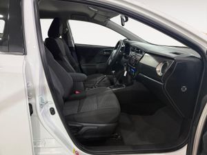 Toyota Auris 130 Live - Foto 24