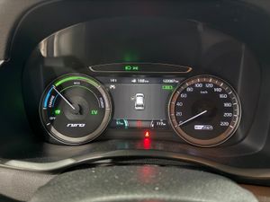 Kia Niro 1.6 GDi Híbrido Enchufable 104kW Emotion - Foto 19
