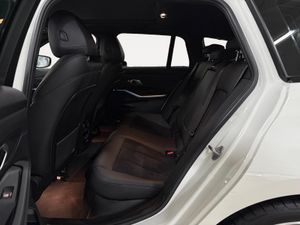 BMW Serie 3 330e xDrive Touring - Foto 29