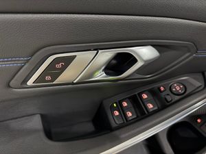 BMW Serie 3 330e xDrive Touring - Foto 14