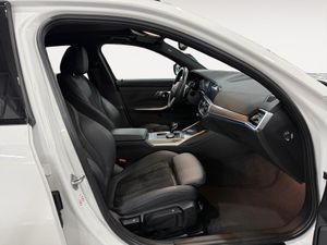 BMW Serie 3 330e xDrive Touring - Foto 30