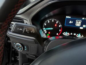 Ford Focus 1.0 Ecoboost 92kW ST-Line - Foto 24