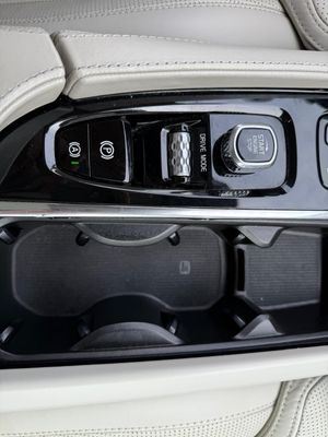 Volvo XC90 T8 TWIN ENGINE Híbrido Gasolina - Foto 17