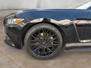 Ford Mustang v8 ECOBOOST - Foto 8