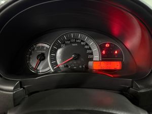 Nissan Micra 1.2 80CV - Foto 14