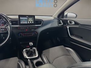 Kia Ceed . - Foto 18