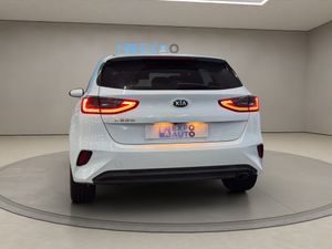 Kia Ceed . - Foto 4
