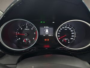 Kia Ceed . - Foto 17