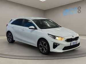 Kia Ceed . - Foto 19