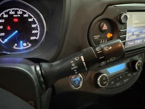 Toyota Yaris HYBRID 1.4 100 CAVALLOS - Foto 16