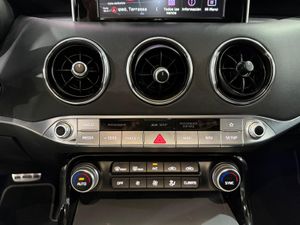Kia Stinger 3.3 T-GDi 272kW (370CV) GT 4x4 - Foto 17