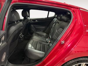 Kia Stinger 3.3 T-GDi 272kW (370CV) GT 4x4 - Foto 26