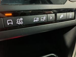 Land-Rover Discovery 2.0 TD4 132 kW (180 CV) Aut. SE 5 plazas Bajas Emisiones - Foto 9