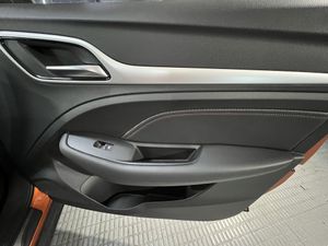 MG ZS 1.5 Luxury - Foto 22