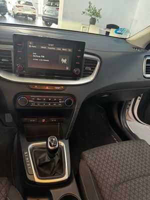 Kia XCeed 1.6 MHEV Tech 100 kW (136 CV) - Foto 20