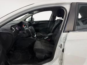 Citroën C4 1.6 e-HDi 115cv Collection - Foto 19