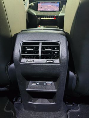 Peugeot 308 308 5P Allure Pack Hybrid 180 eEAT8 - Foto 50