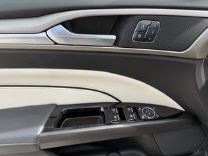 Ford Mondeo 2.0 EcoBoost 240CV Auto Vignale Sedán - Foto 12