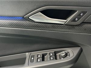 Volkswagen Golf 1.5 Tsi R-Line 4 Motion 320cv. - Foto 18