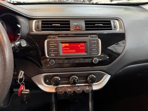 Kia Rio 1.2 CVVT 84CV Drive - Foto 15