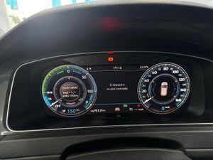 Volkswagen Golf e- 100 kW (136 CV) - Foto 17