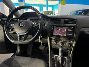 Volkswagen Golf e- 100 kW (136 CV) - Foto 18