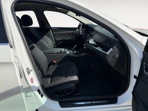 BMW Serie 5 520d - Foto 33