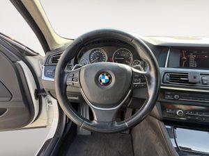 BMW Serie 5 520d - Foto 31