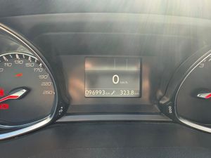 Peugeot 308 5p Allure 1.5 BlueHDi 96KW (130CV) EAT8 - Foto 20