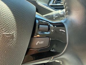 Peugeot 308 5p Allure 1.5 BlueHDi 96KW (130CV) EAT8 - Foto 16