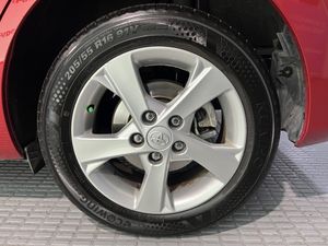 Toyota Auris 1.3 Active 100cv - Foto 20