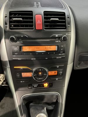 Toyota Auris 1.3 Active 100cv - Foto 13
