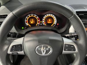 Toyota Auris 1.3 Active 100cv - Foto 10